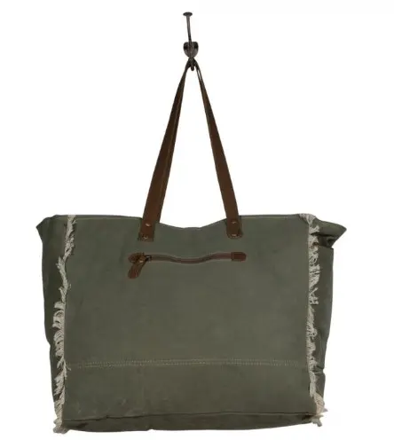 Luxurious Aqua Magic Weekender Bag as Perfect Gift Options